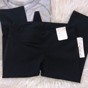 NWT Gap Body fit Capri Legging. Sz L